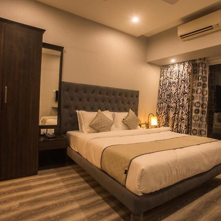 Encore Suites Goa باناجي المظهر الخارجي الصورة