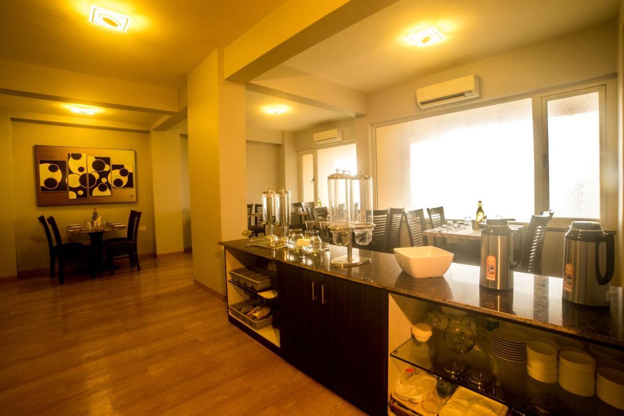 Encore Suites Goa باناجي المظهر الخارجي الصورة