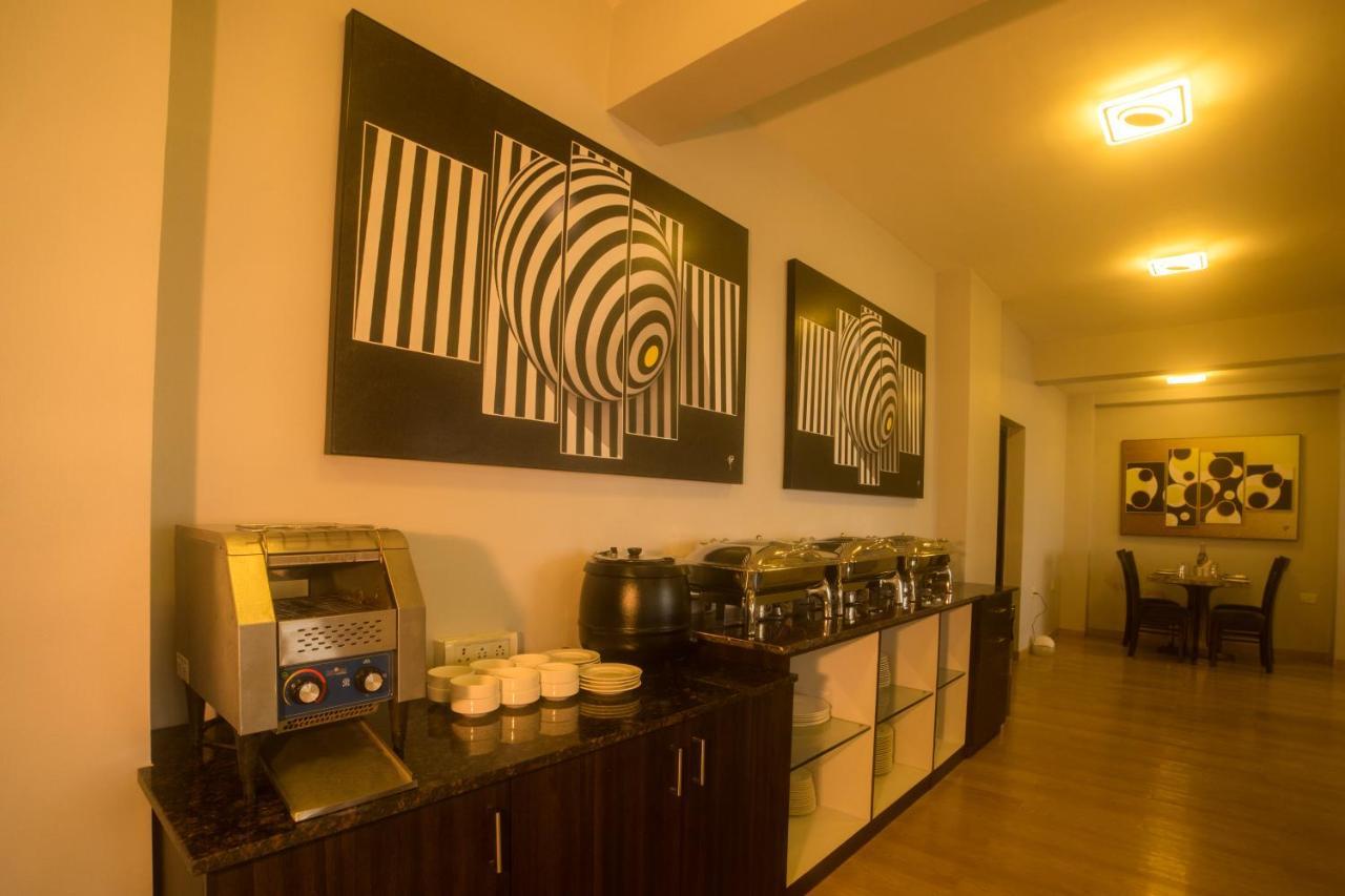 Encore Suites Goa باناجي المظهر الخارجي الصورة